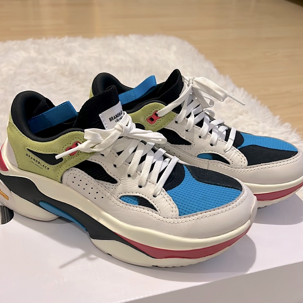 Brand Black Los Angeles Saga 130 Sneakers